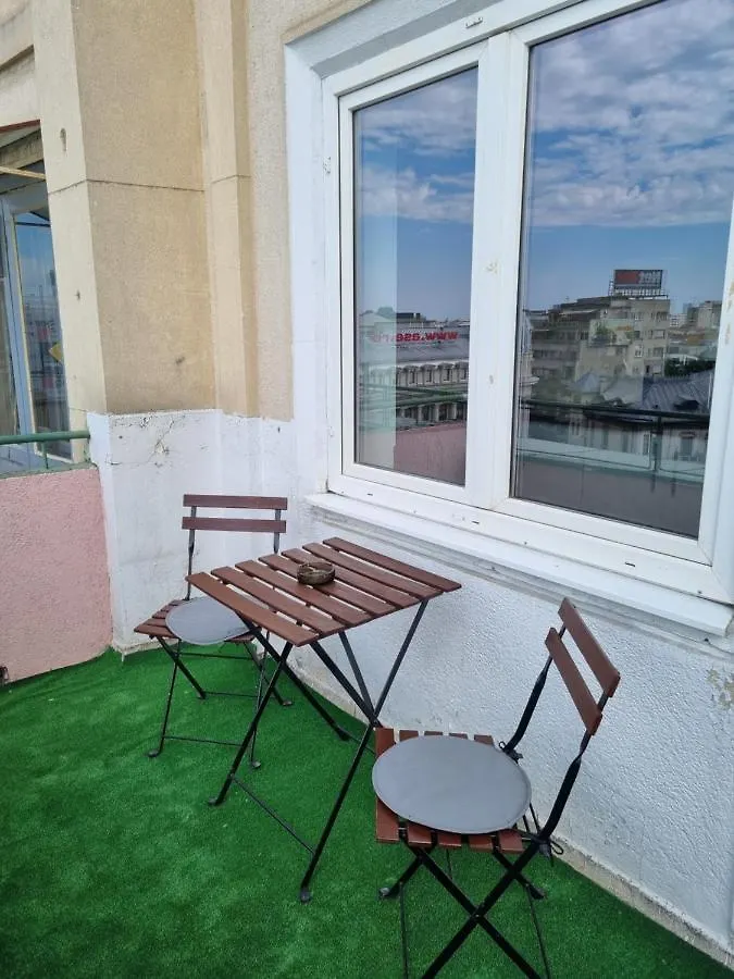 Golden Studio- Panoramic View With Terrace Bucharest Apartment