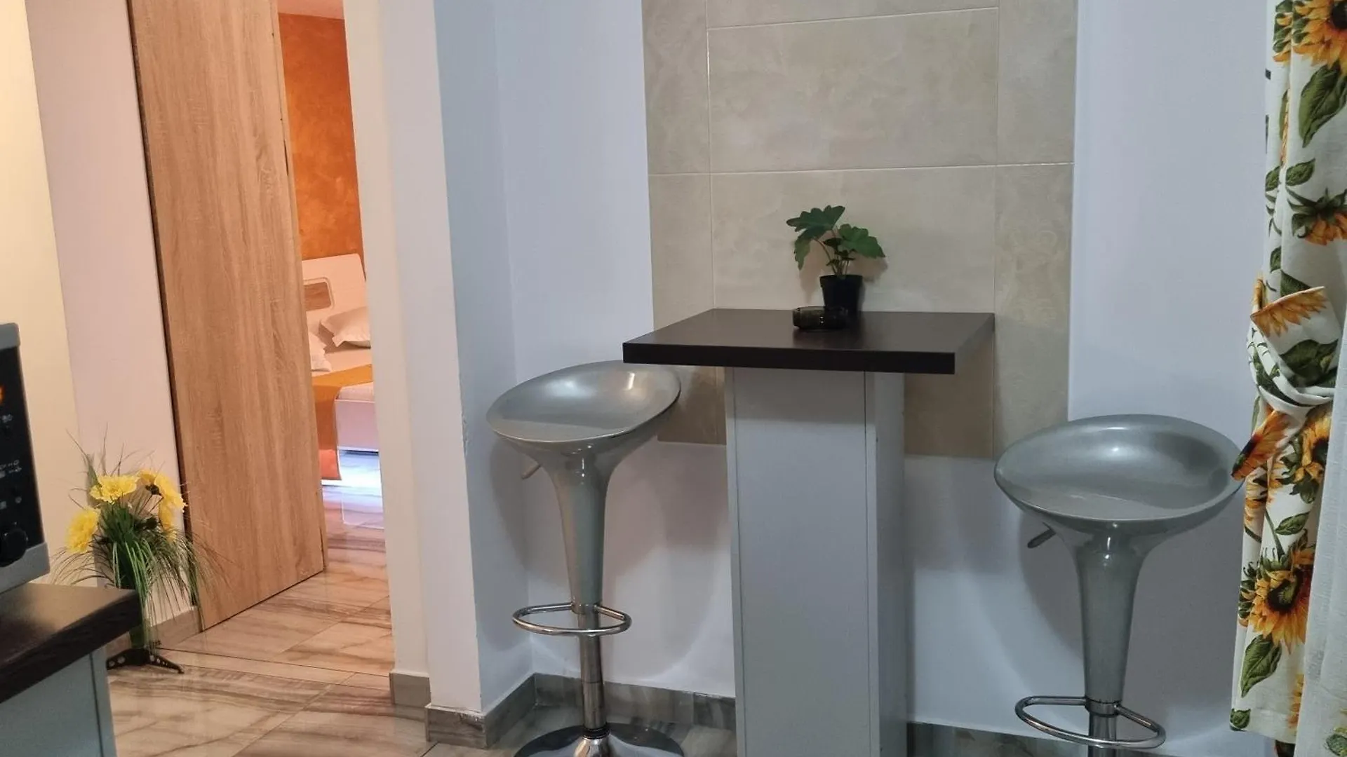 Golden Studio- Panoramic View With Terrace Bucharest Apartment