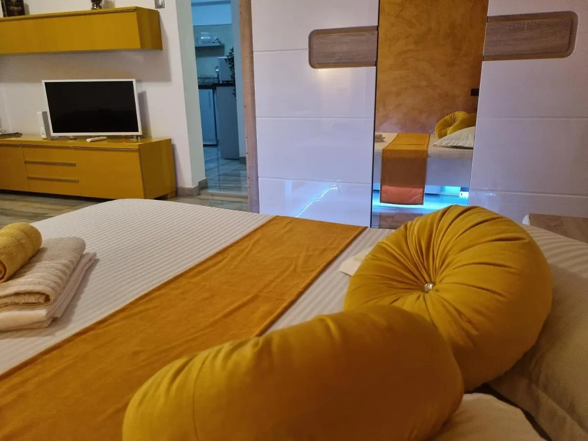 Golden Studio- Panoramic View With Terrace Bucharest Romania