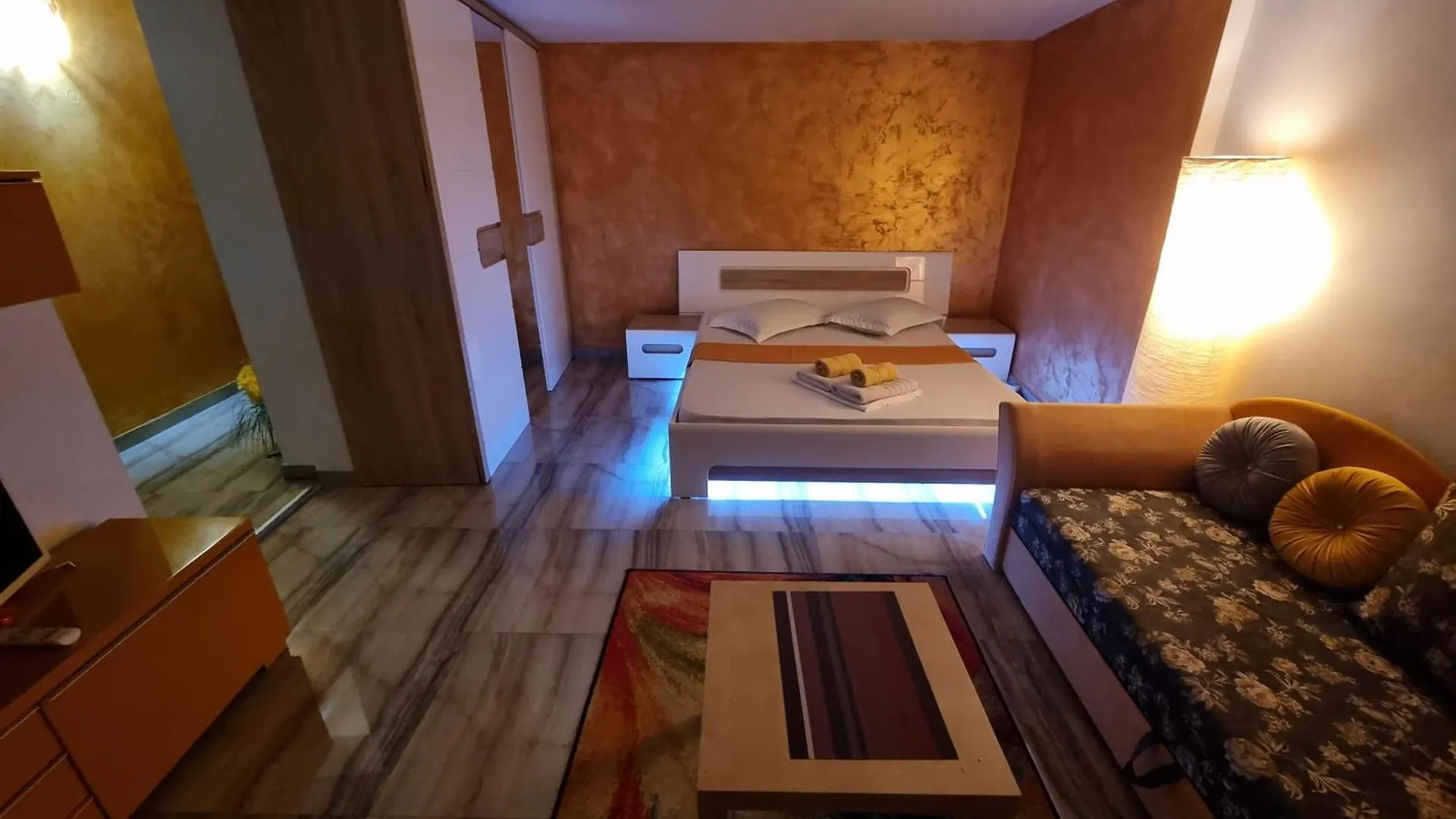 Apartment Golden Studio- Panoramic View With Terrace Bucharest