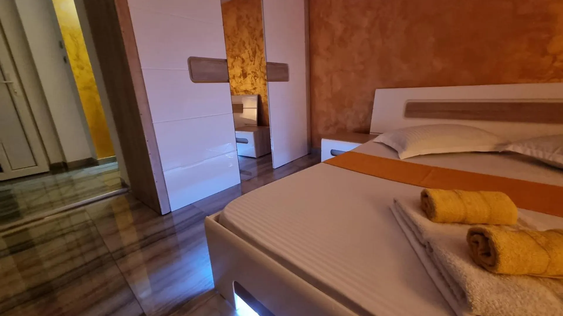 شقة Golden Studio- Panoramic View With Terrace بوخارست رومانيا